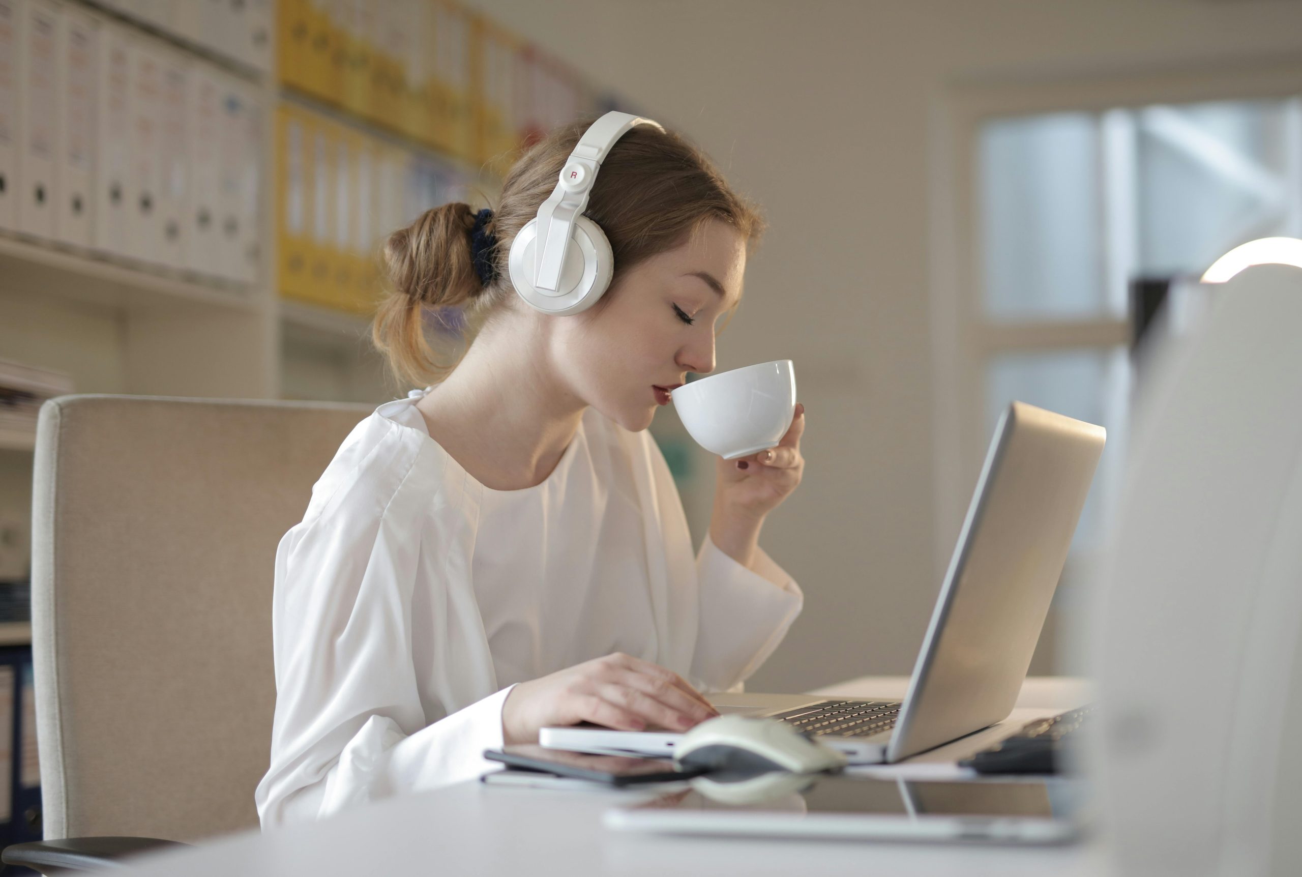 How to Create a Calm and Organised Workspace